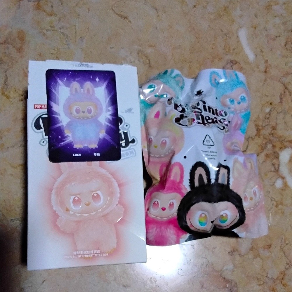 UNOPENED BIGINTO ENERGY LUCK LABUBU - Picture 2 of 8
